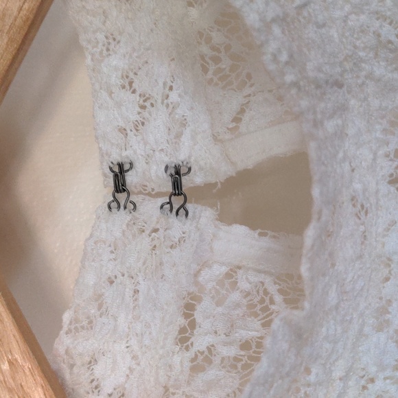 Lace white crop top - Picture 2 of 4